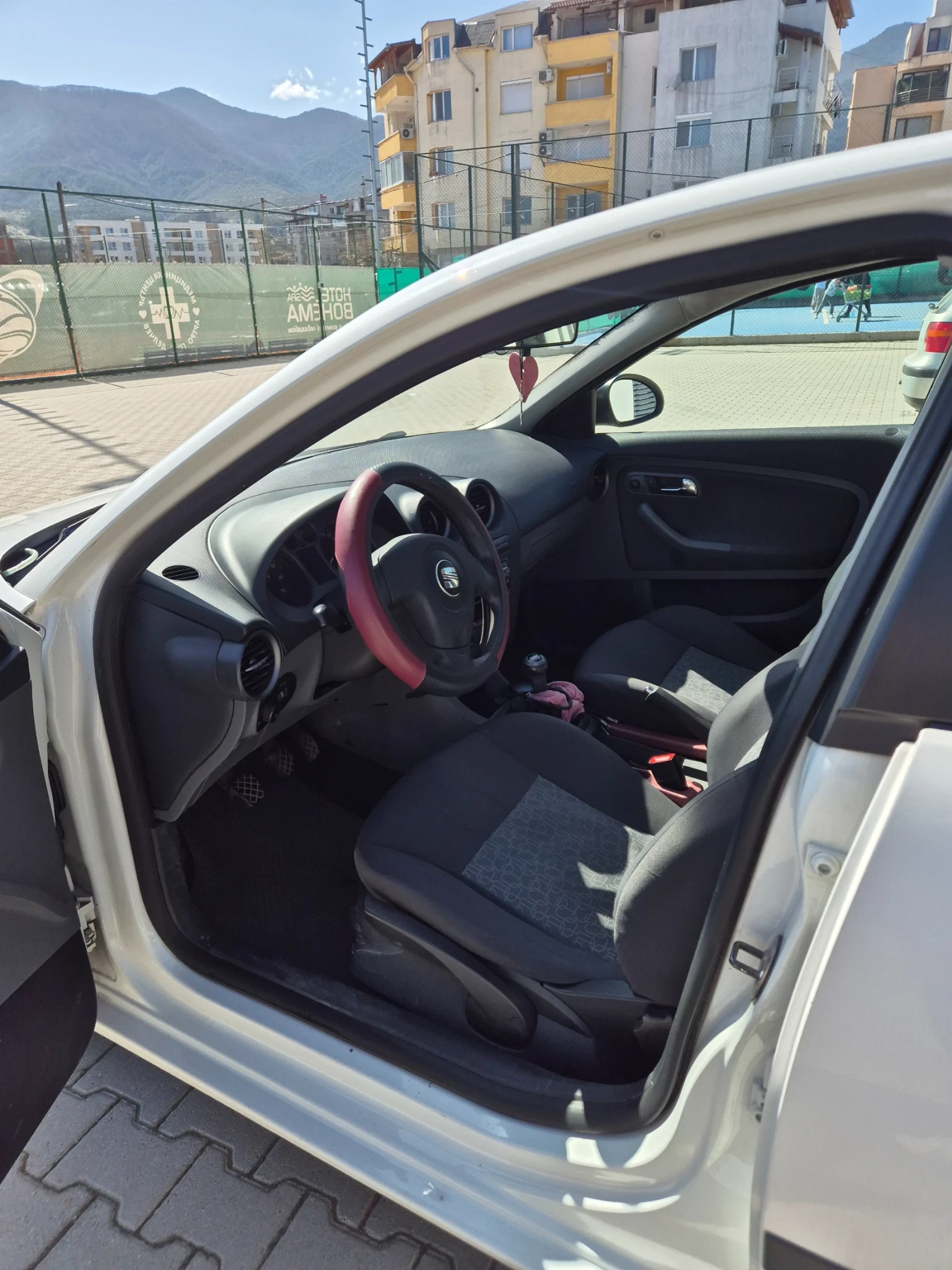 Seat Ibiza, снимка 4 - Автомобили и джипове - 53846468