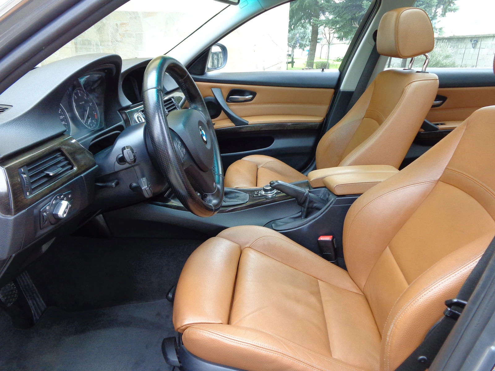 BMW 320 ПАНОРАМА КОЖА М ПАКЕТ, снимка 15 - Автомобили и джипове - 53915185