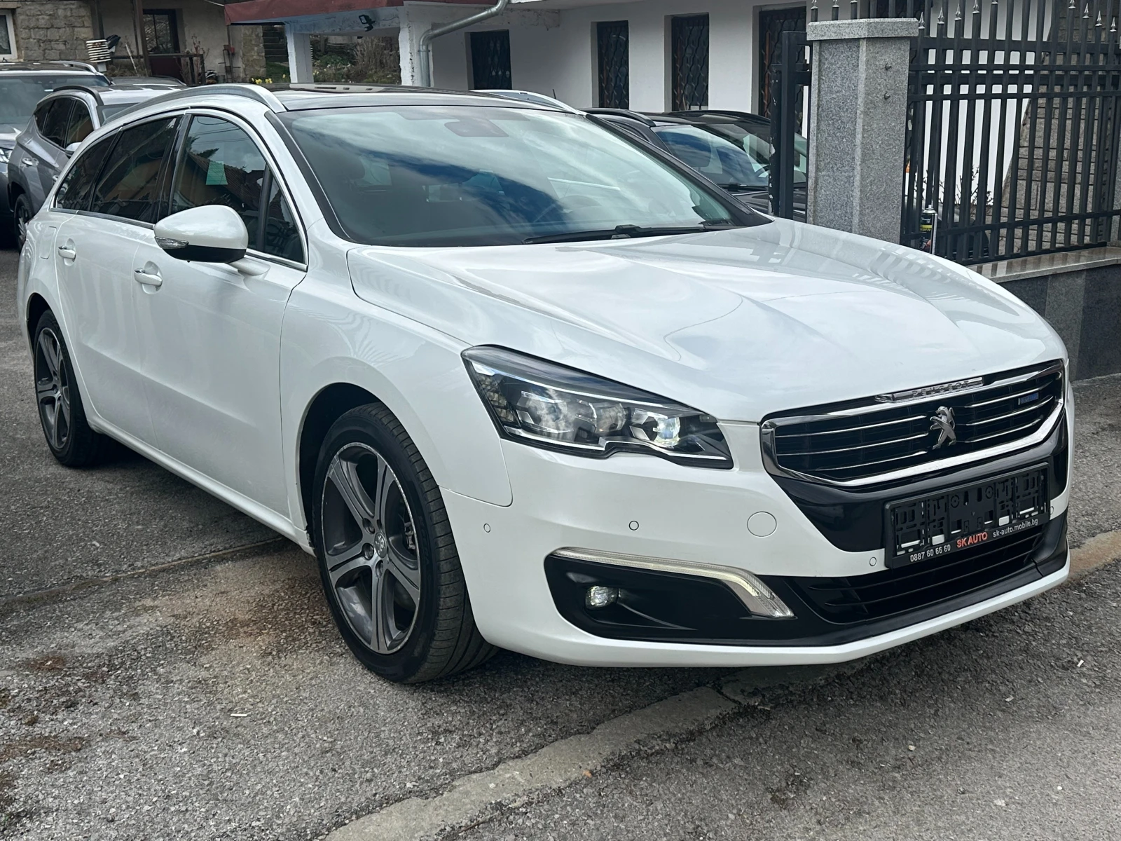 Peugeot 508 2.0HDI-180ks-FULL LED-NAVI-ПАНОРАМА-AUTOMAT-ALLURE, снимка 3 - Автомобили и джипове - 54084402