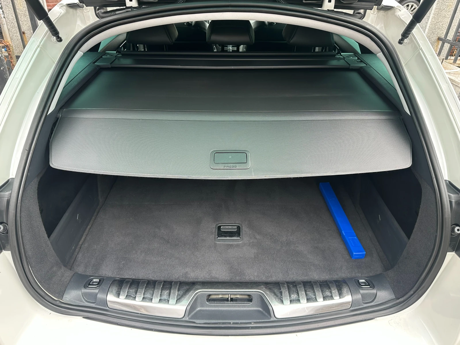 Peugeot 508 2.0HDI-180ks-FULL LED-NAVI-ПАНОРАМА-AUTOMAT-ALLURE, снимка 13 - Автомобили и джипове - 54084402