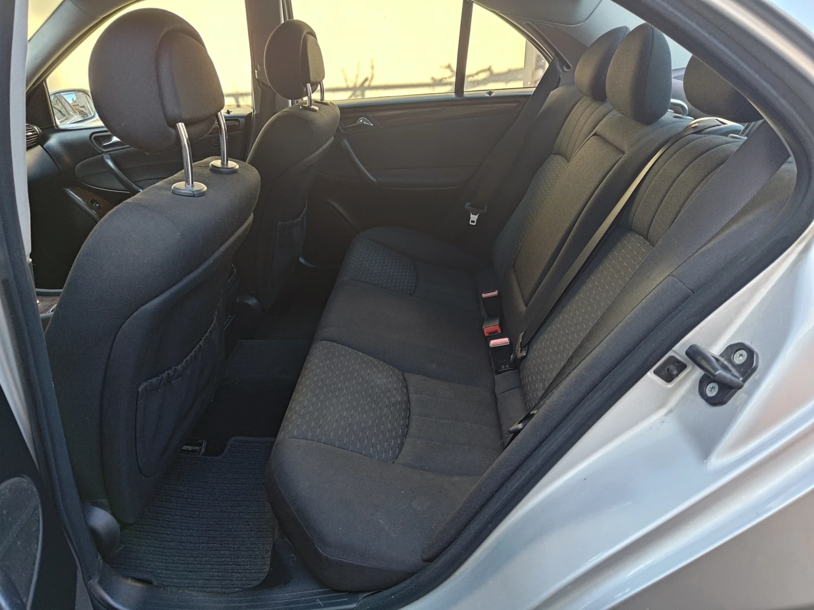 Mercedes-Benz C 220, снимка 13 - Автомобили и джипове - 54099838