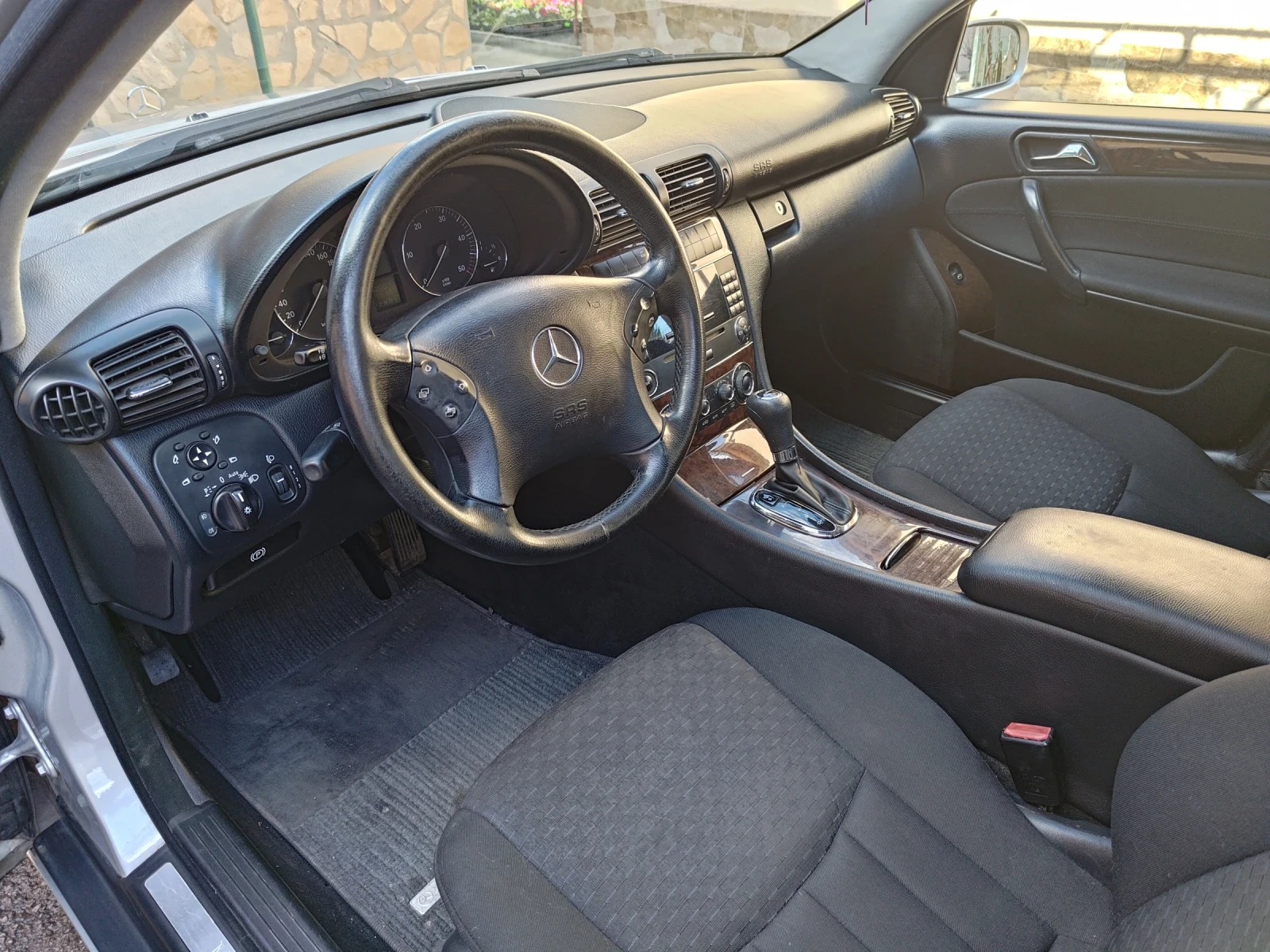 Mercedes-Benz C 220, снимка 11 - Автомобили и джипове - 54099838