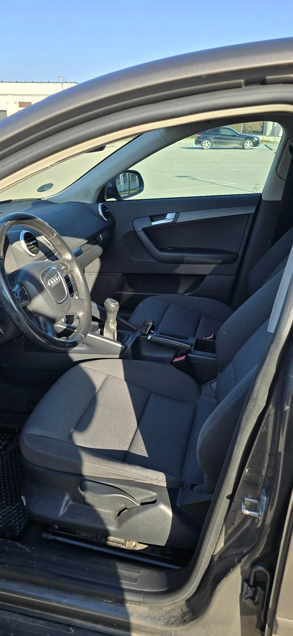 Audi A3 1.6 SportBack, снимка 8 - Автомобили и джипове - 54395060