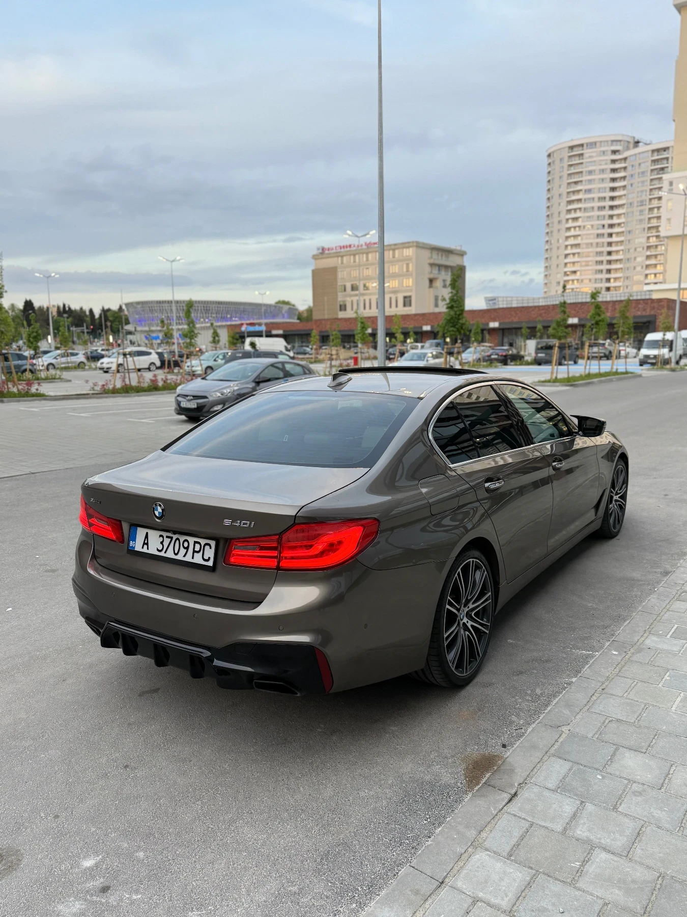 BMW 540 Individual | Harman Kardon/Head Up Display/Carplay, снимка 5 - Автомобили и джипове - 54272835