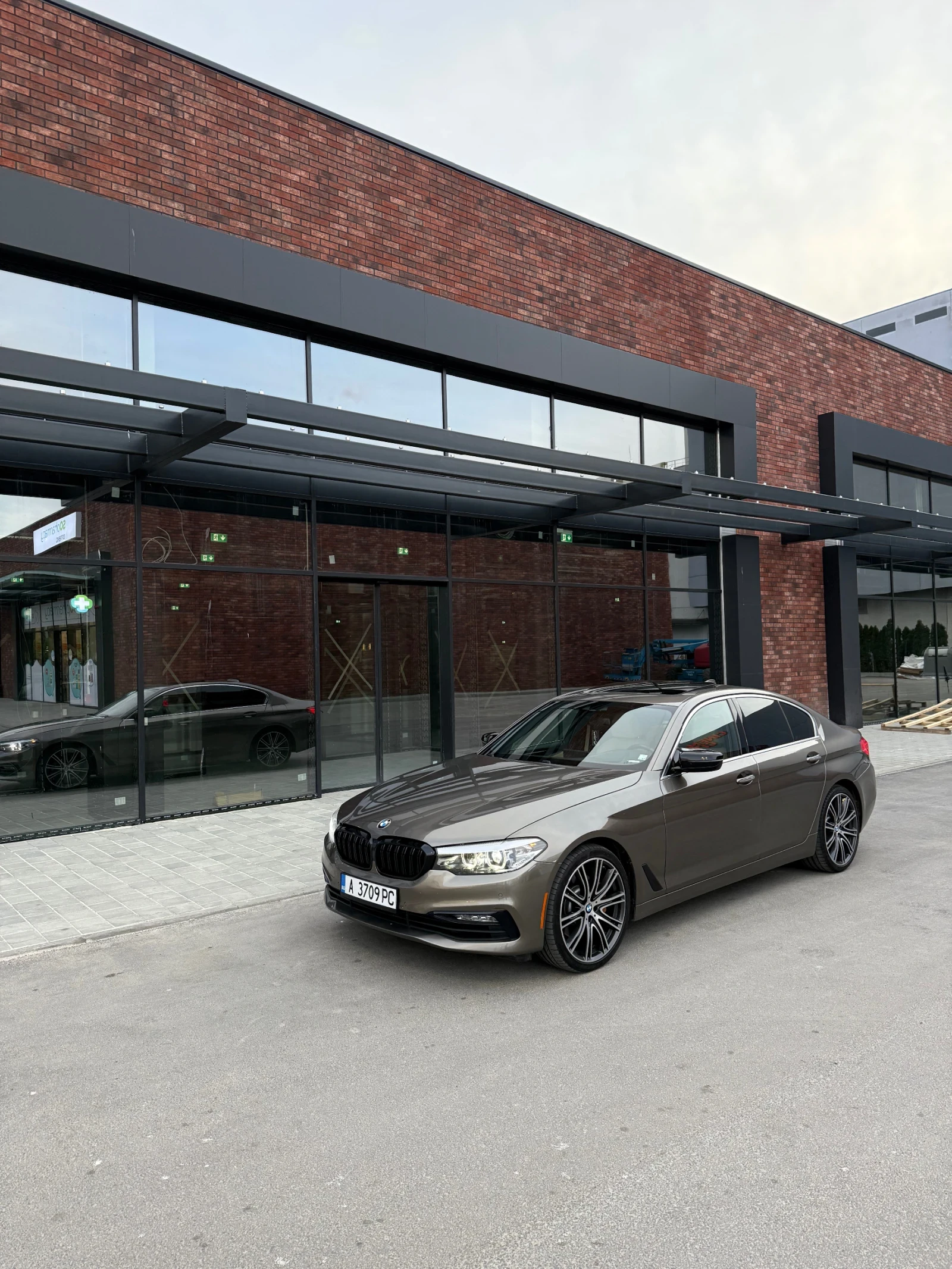 BMW 540 Individual | Harman Kardon/Head Up Display/Carplay, снимка 4 - Автомобили и джипове - 54272835