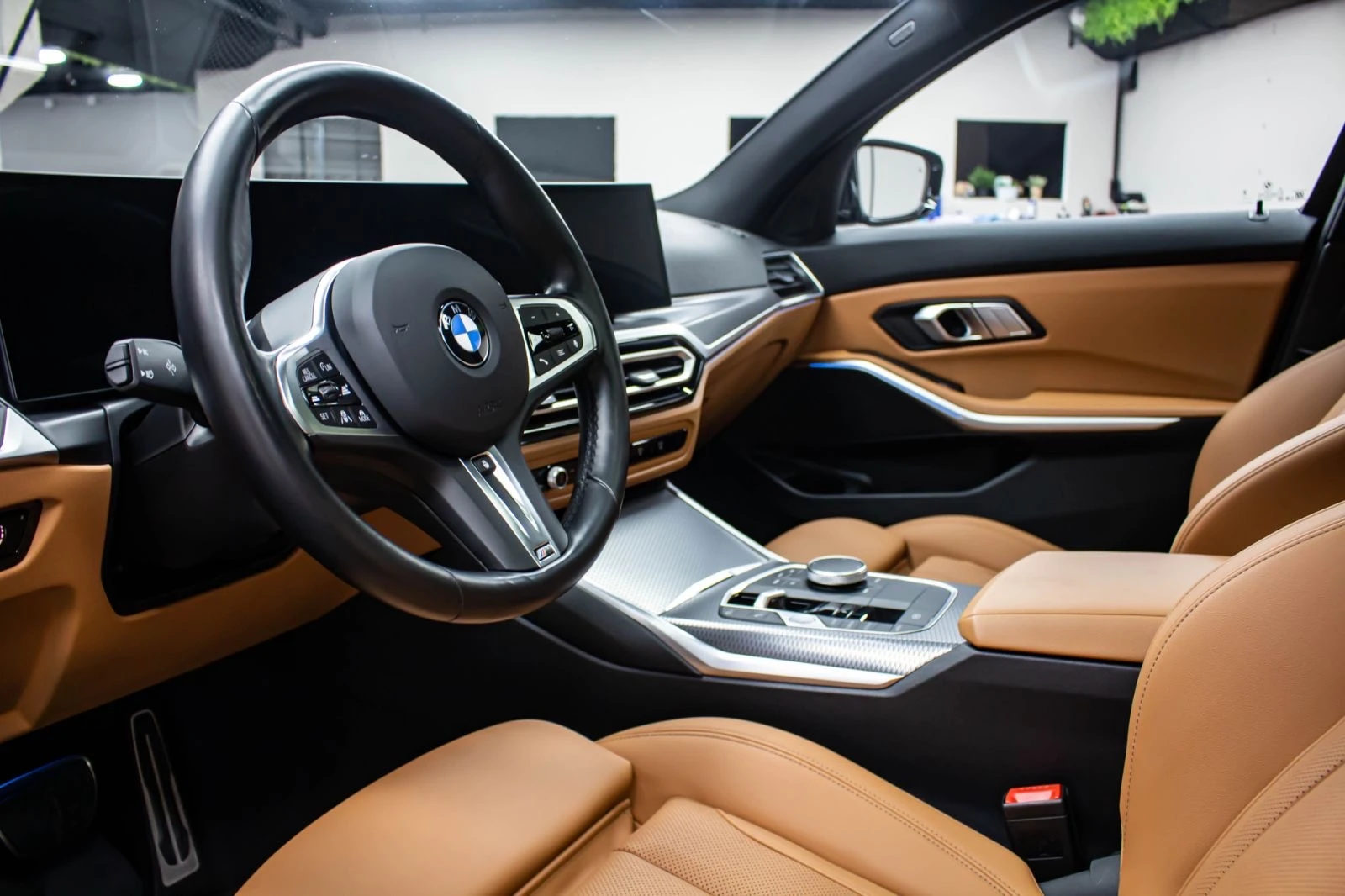BMW 320 xDrive M Sport Гаранция 2027г., снимка 12 - Автомобили и джипове - 54376120