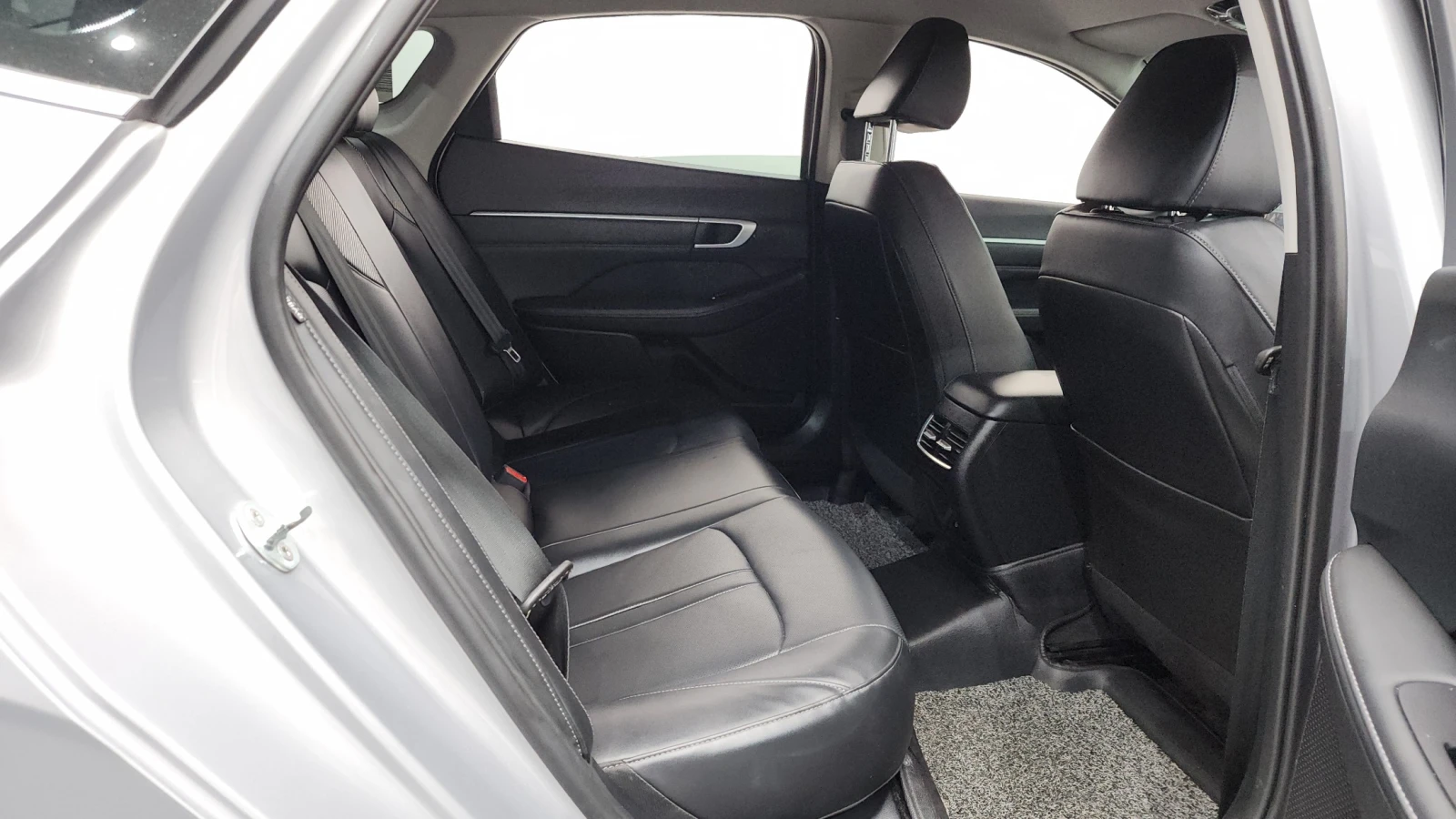 Hyundai Sonata ФАБРИЧНА ГАЗ* DISTR* ПОДГРЕВИ* ОБДУХВАНЕ* , снимка 6 - Автомобили и джипове - 55147130