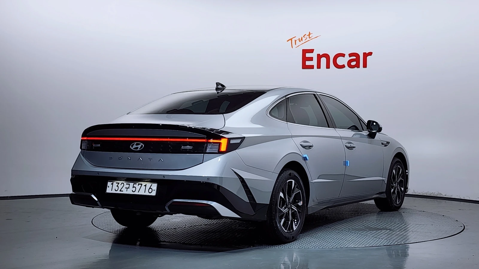 Hyundai Sonata ФАБРИЧНА ГАЗ* DISTR* ПОДГРЕВИ* ОБДУХВАНЕ* , снимка 2 - Автомобили и джипове - 55147130