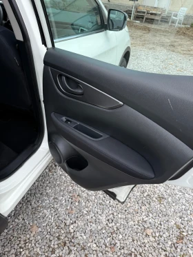 Nissan Qashqai 1.5dci 110kc 4X4, снимка 8