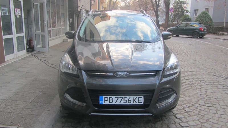 Ford Kuga 1.5Ecoboost, снимка 8 - Автомобили и джипове - 48643668