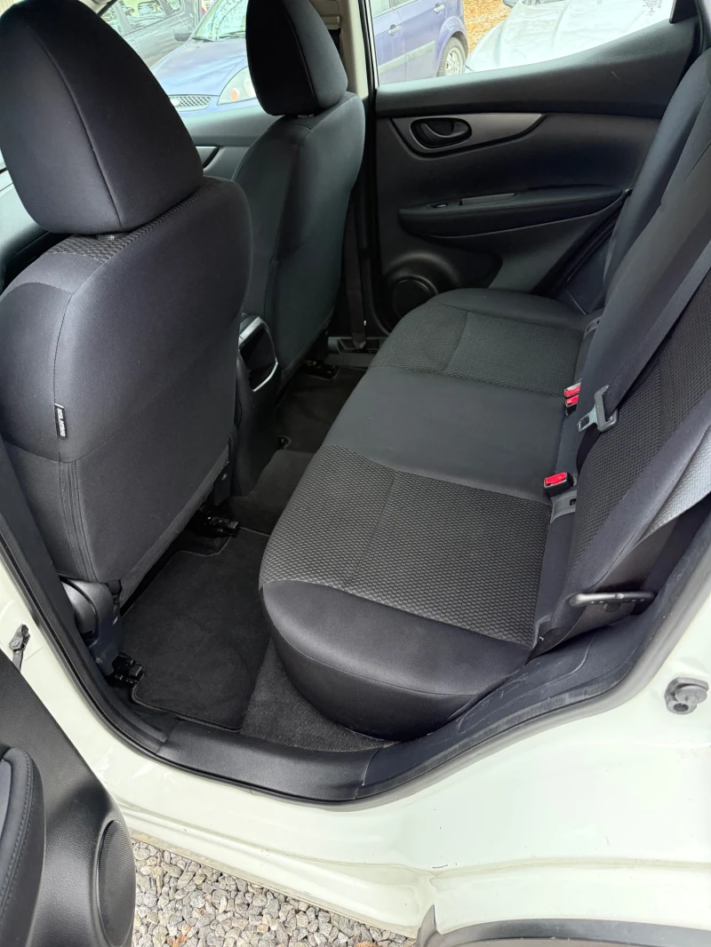 Nissan Qashqai 1.5dci 110kc 4X4, снимка 12 - Автомобили и джипове - 52457001