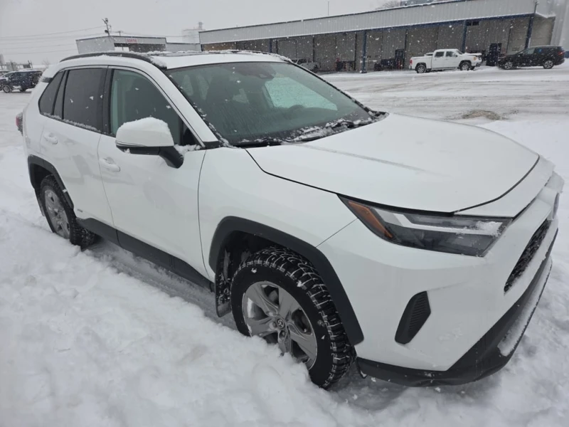 Toyota Rav4 * HYBRID XLE * CARFAX * БЕЗ ПЪРВОНАЧАЛНА ВНОСКА, снимка 2 - Автомобили и джипове - 52873776