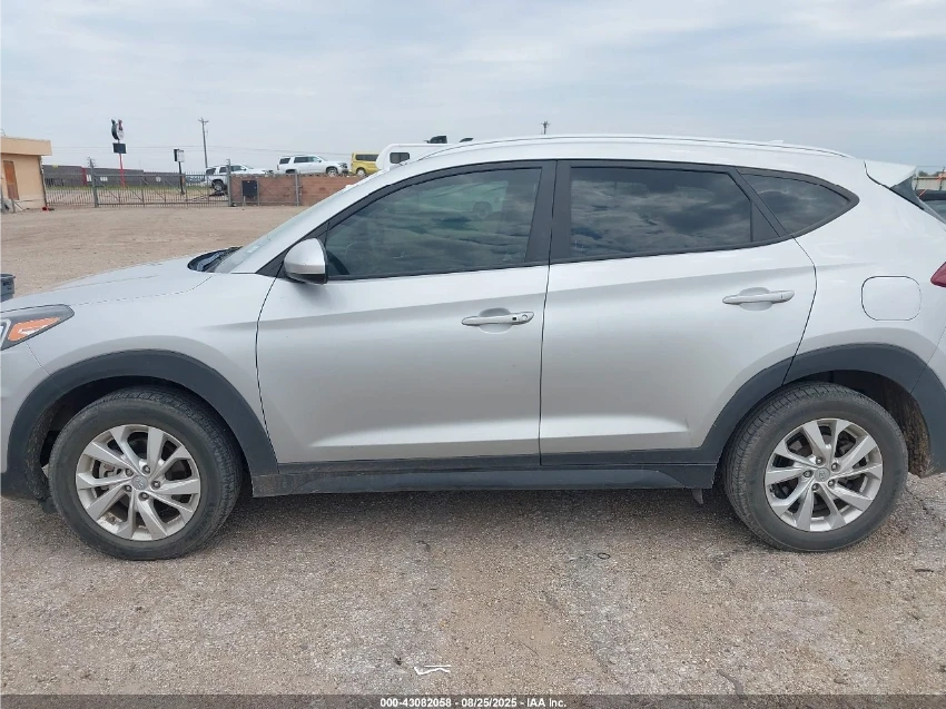 Hyundai Tucson VALUE* ПОДГРЕВ* CARPLAY* KAMEРА, снимка 12 - Автомобили и джипове - 53906458