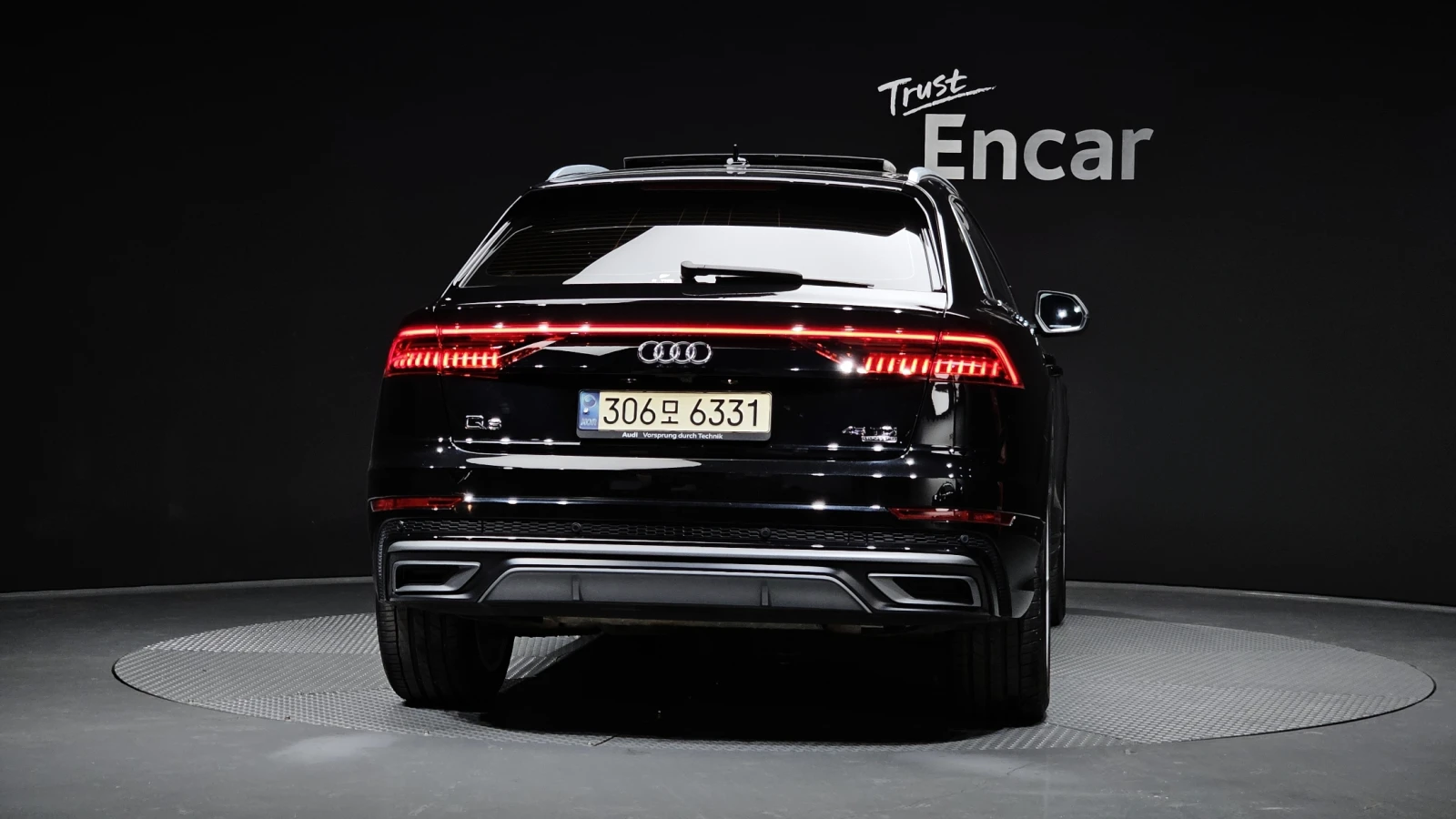 Audi Q8 MATRIX / DISTORNIC / ОБДУХВАНЕ / ПОДГРЕВИ / HEADUP, снимка 4 - Автомобили и джипове - 53930716