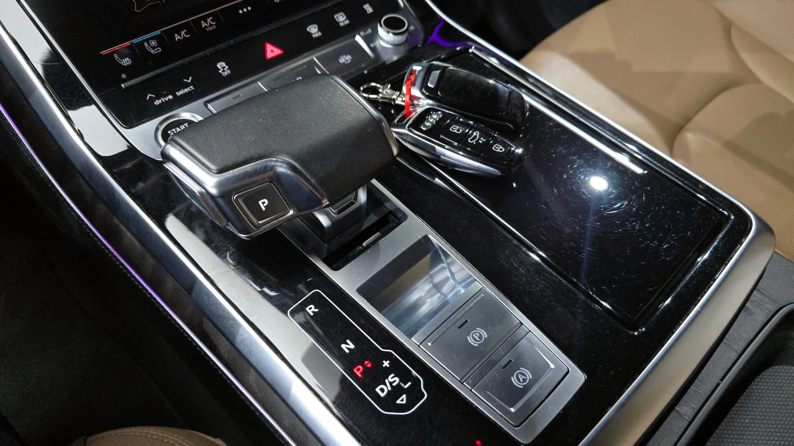 Audi Q8 MATRIX / DISTORNIC / ОБДУХВАНЕ / ПОДГРЕВИ / HEADUP, снимка 8 - Автомобили и джипове - 53930716