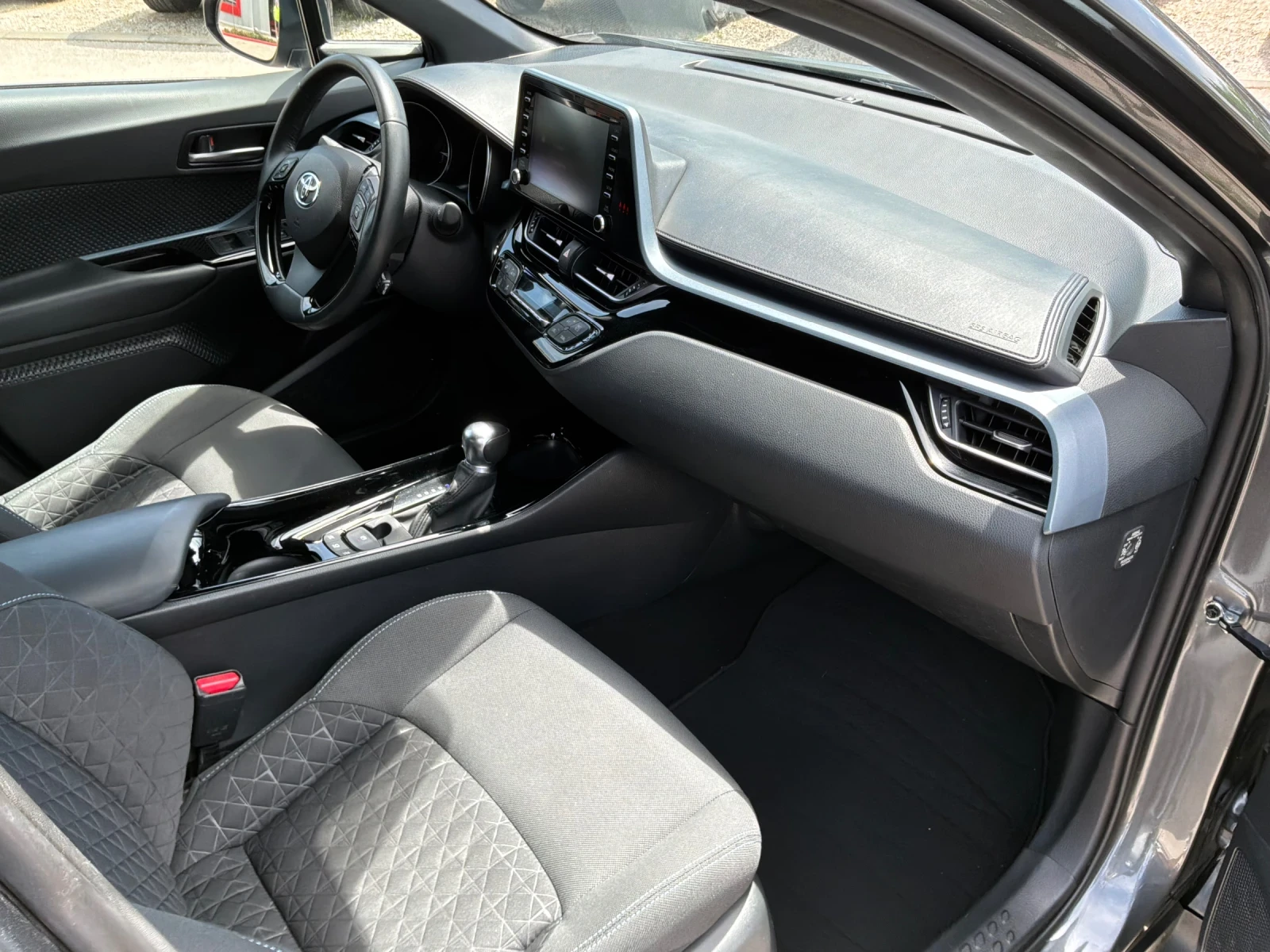 Toyota C-HR 1.8h 122к.с FACE с ГАРАНЦИЯ 2022г., снимка 15 - Автомобили и джипове - 54454591