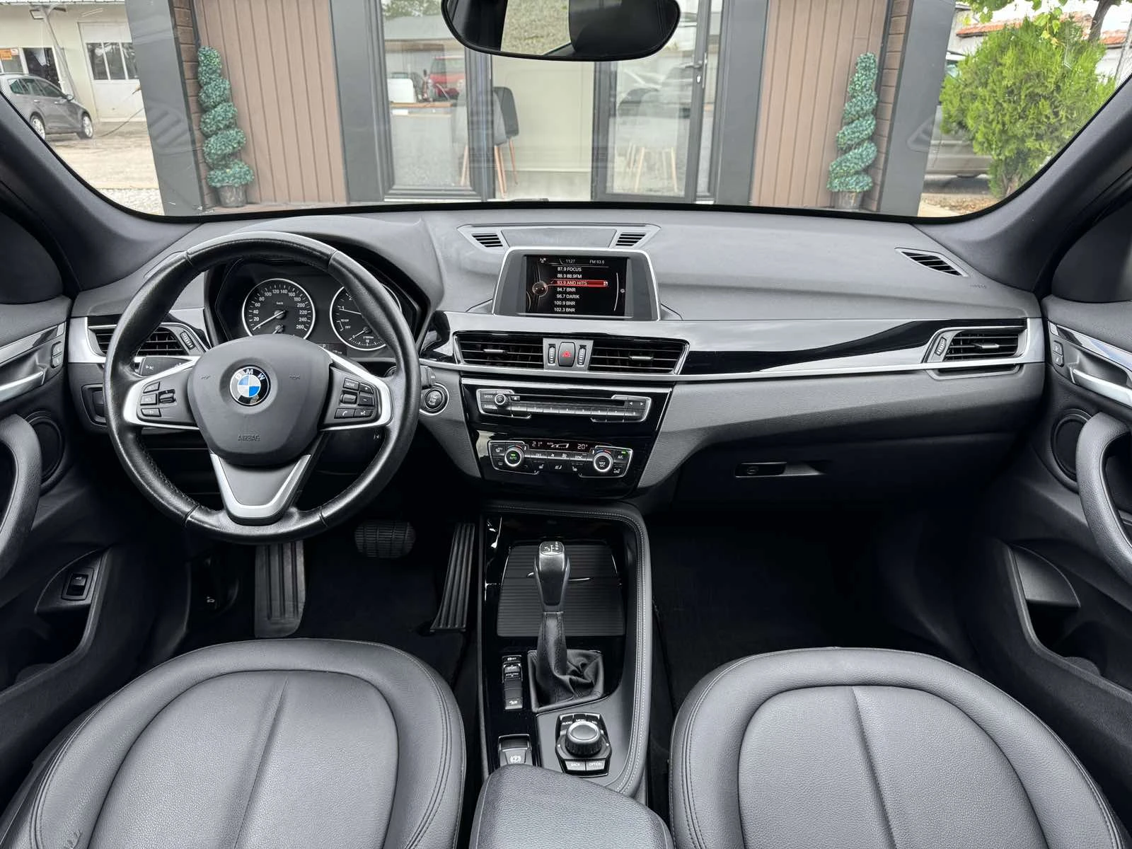 BMW X1 2.8i* Xdrive* LED, снимка 9 - Автомобили и джипове - 54775518