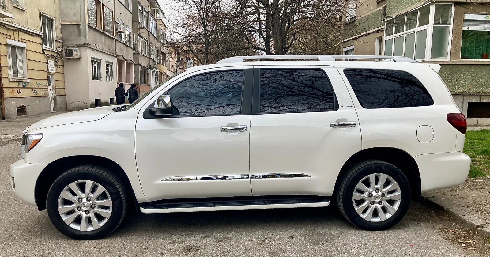 Toyota Sequoia Platinum 4x4, снимка 5 - Автомобили и джипове - 54901290
