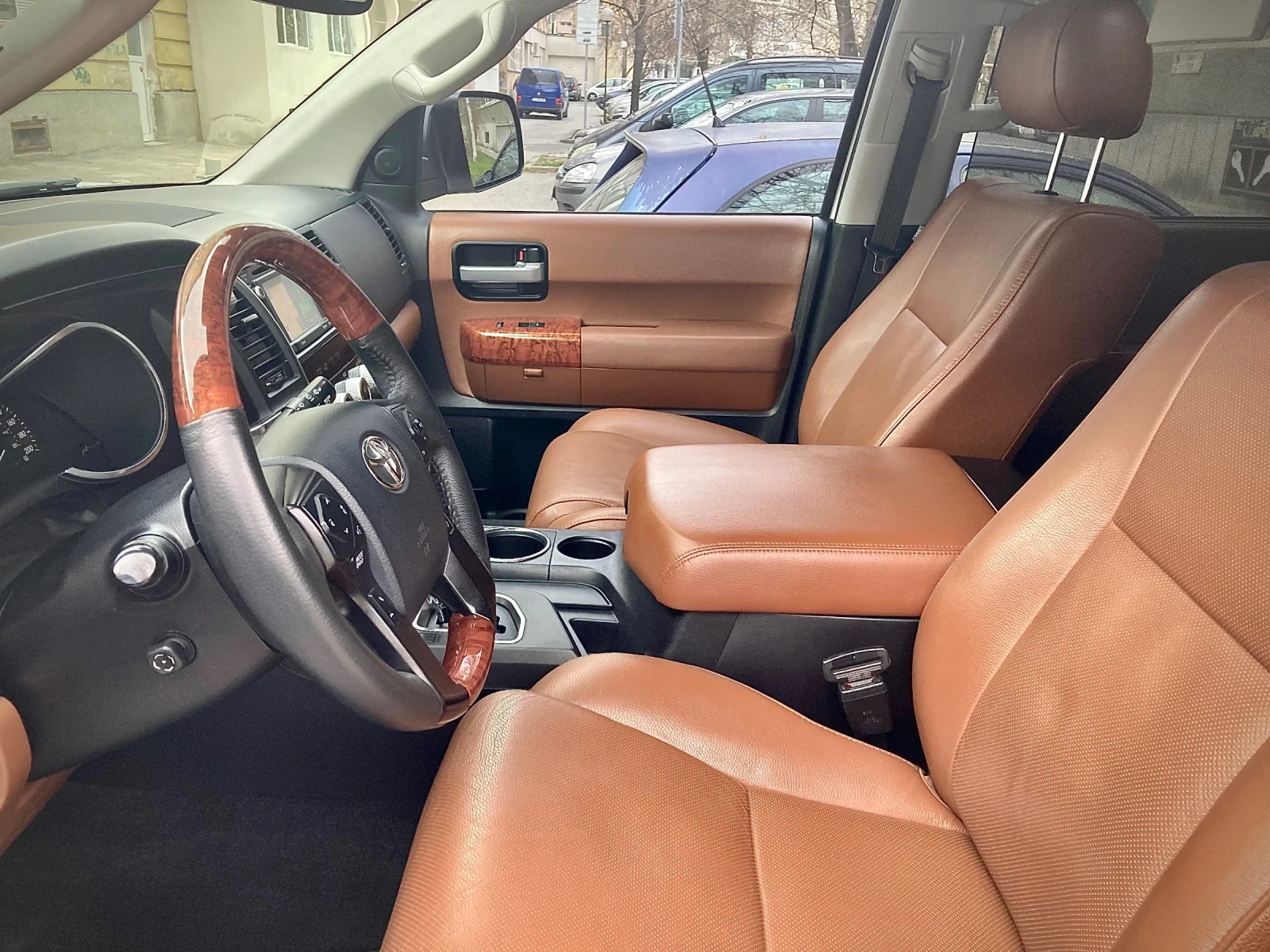 Toyota Sequoia Platinum 4x4, снимка 7 - Автомобили и джипове - 54901290