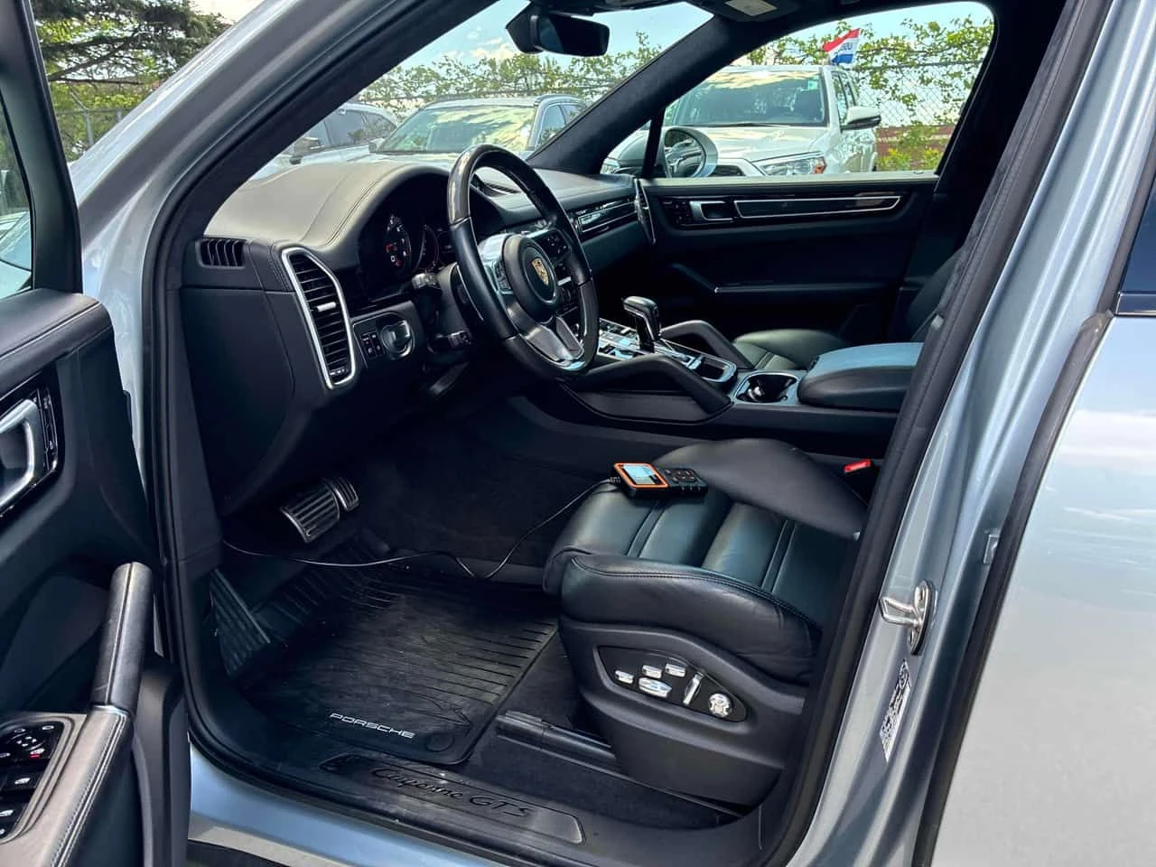 Porsche Cayenne * GTS * CARFAX * БЕЗ ПЪРВОНАЧАЛНА ВНОСКА, снимка 5 - Автомобили и джипове - 55269329