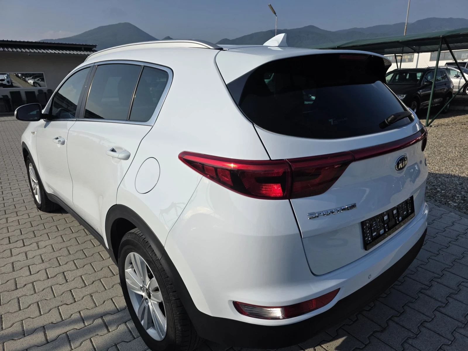 Kia Sportage 1.7CRDi 141kc NAVi KAMERA Лизинг, снимка 5 - Автомобили и джипове - 55935377
