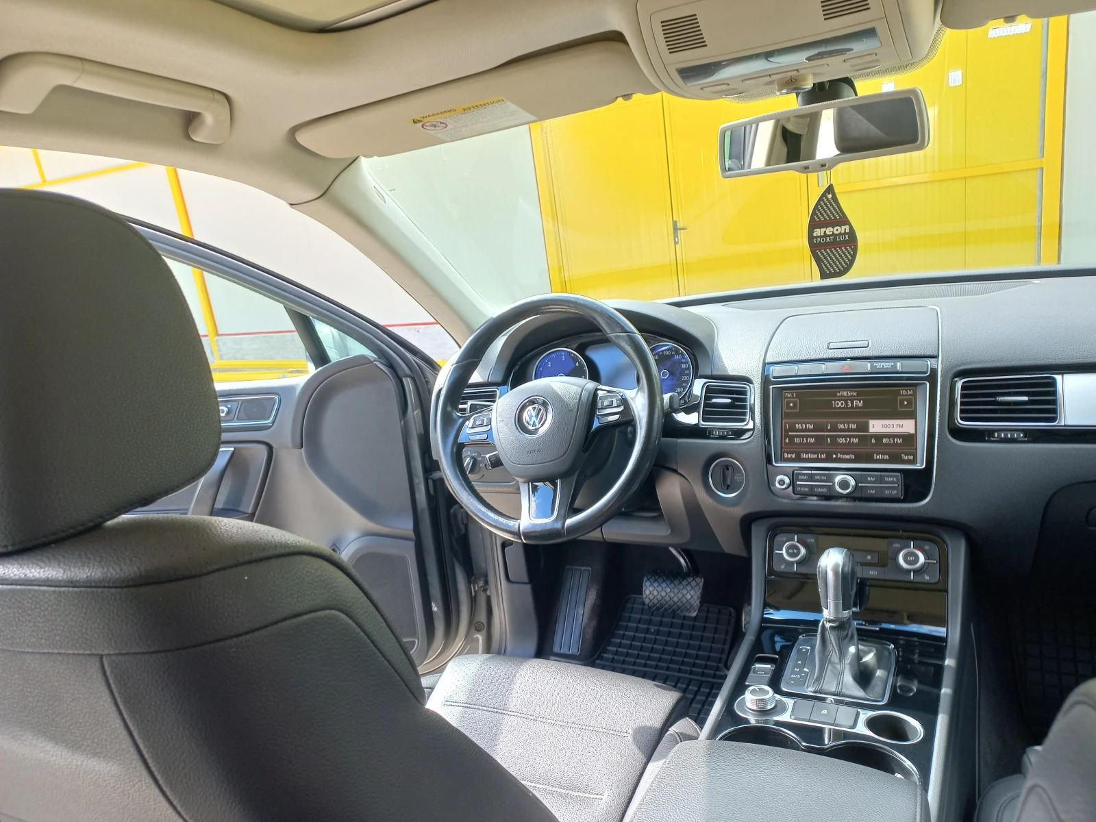 VW Touareg, снимка 17 - Автомобили и джипове - 56117403