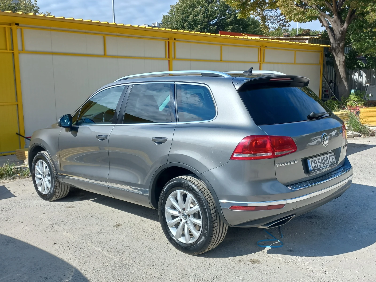 VW Touareg, снимка 6 - Автомобили и джипове - 56117403