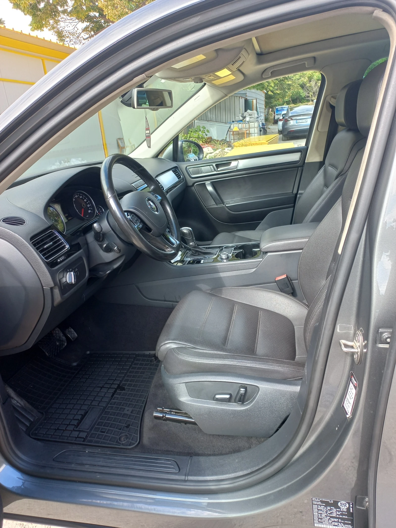 VW Touareg, снимка 10 - Автомобили и джипове - 56117403