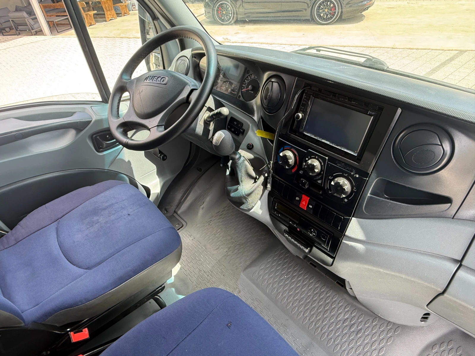 Iveco Daily 40C12 до 3.5т. 4.30м. Падащ борд , снимка 9 - Бусове и автобуси - 54594068