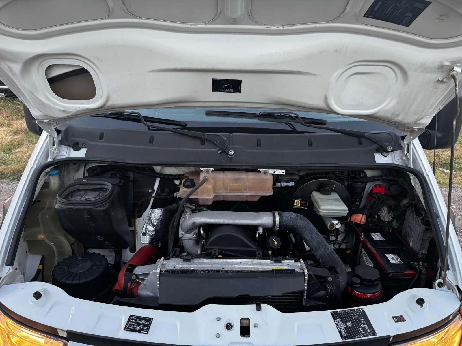 Iveco Daily 2.8TDI/110кс ИТАЛИЯ 35s11, снимка 15 - Бусове и автобуси - 55953145