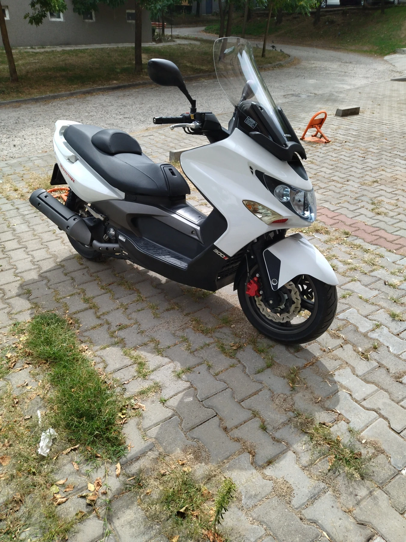 Kymco Xciting 300i. R - изображение 9