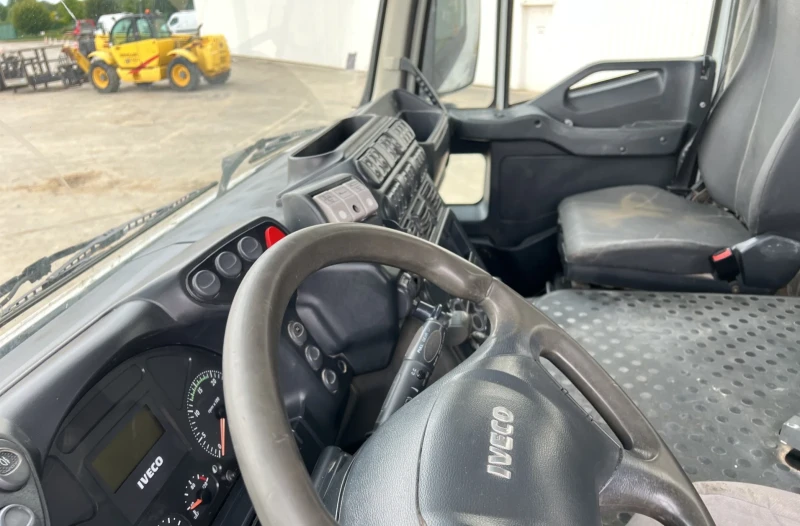 Бетон миксер Iveco Trakker 360 8x4 9куб., снимка 7 - Индустриална техника - 47489007