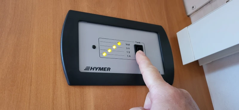 Каравана HYMER / ERIBA 2006, снимка 4 - Каравани и кемпери - 51768217