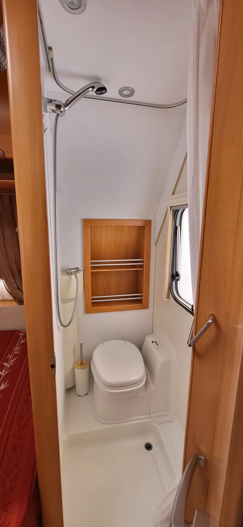 Каравана HYMER / ERIBA 2006, снимка 6 - Каравани и кемпери - 51768217