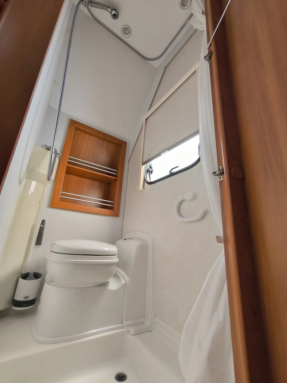  HYMER / ERIBA 2006 | Mobile.bg   12