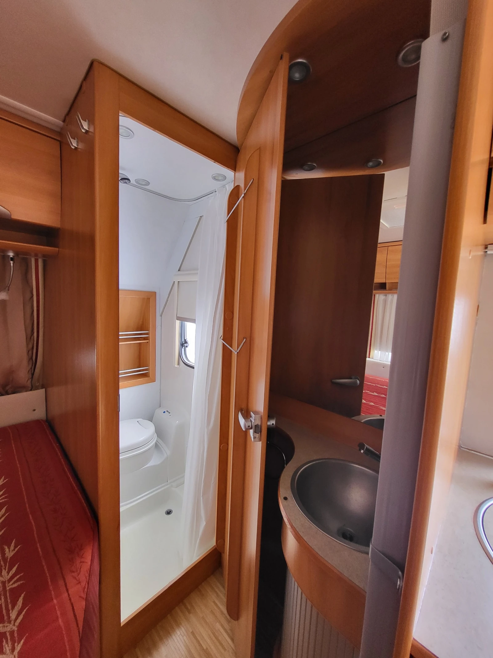 Каравана HYMER / ERIBA 2006 - изображение 9