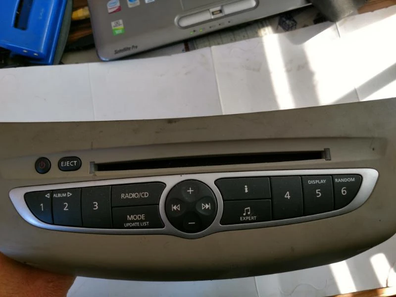 Интериор и аксесоари за Renault Laguna