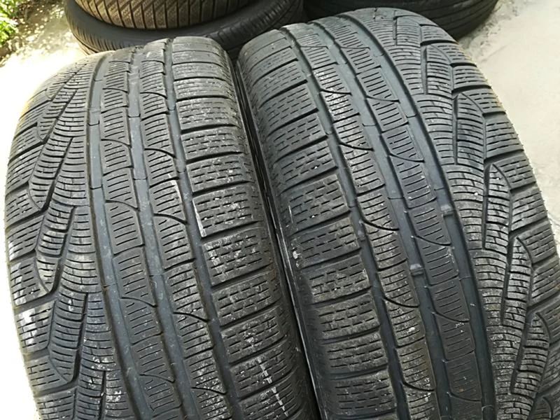 Гуми Зимни 245/45R19, снимка 2 - Гуми и джанти - 22593416