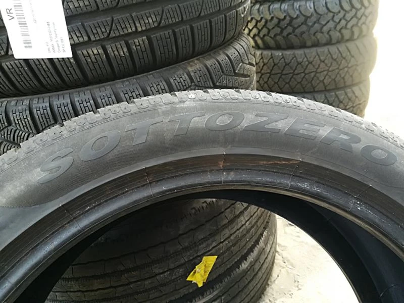 Гуми Зимни 245/45R19, снимка 4 - Гуми и джанти - 22593416