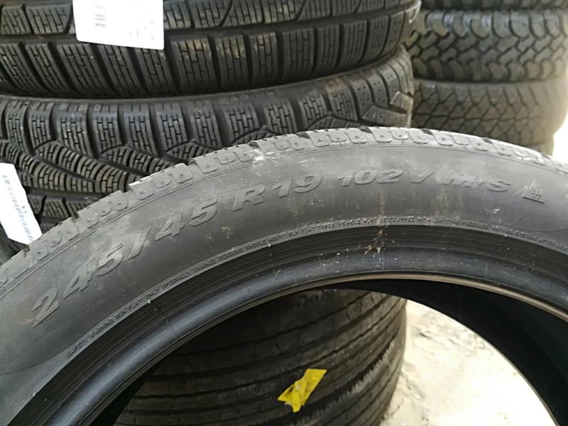 Гуми Зимни 245/45R19, снимка 6 - Гуми и джанти - 22593416