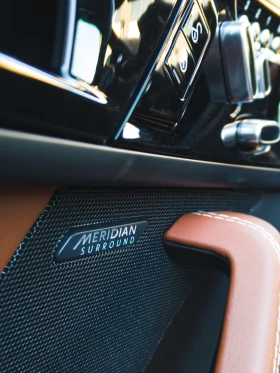 Jaguar F-Type R, снимка 13