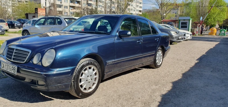 Mercedes-Benz E 200, снимка 2 - Автомобили и джипове - 48297414