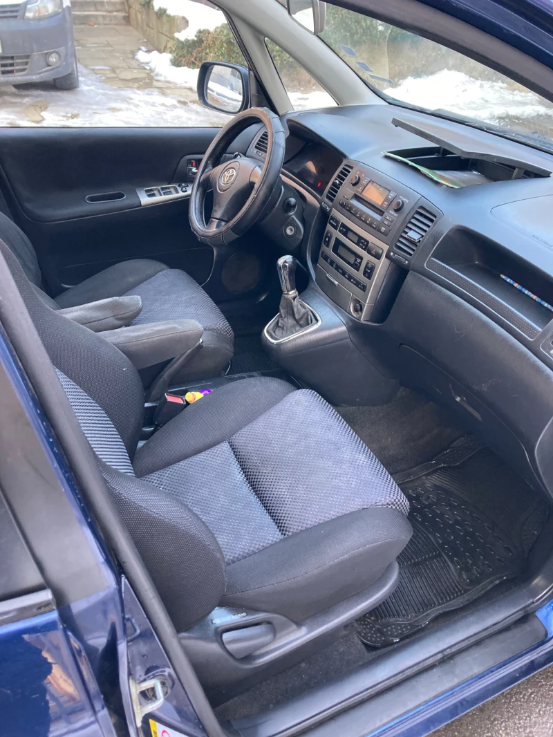 Toyota Corolla verso, снимка 6 - Автомобили и джипове - 49243611