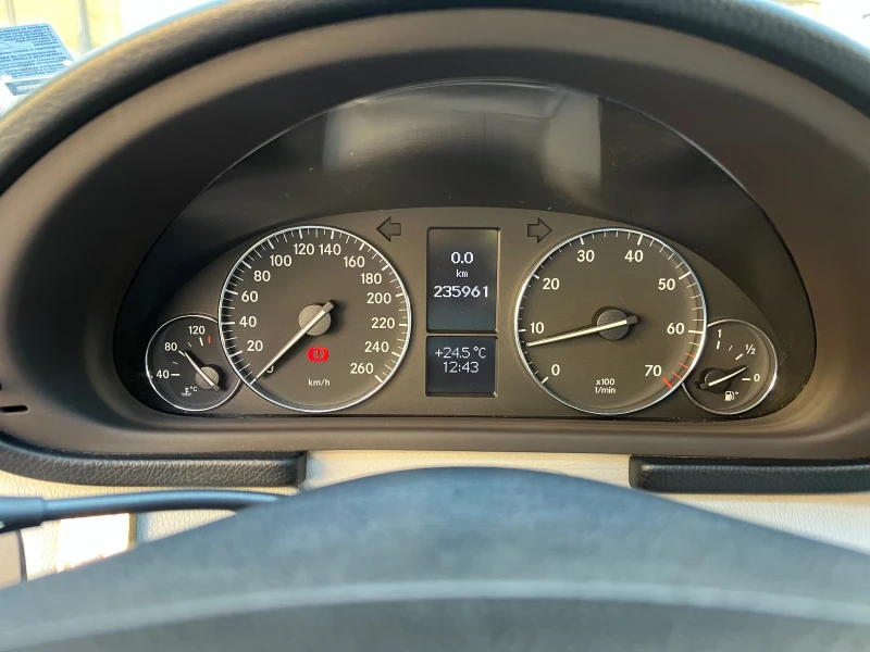 Mercedes-Benz C 180 Compressor Бензин Газ, снимка 7 - Автомобили и джипове - 52420976