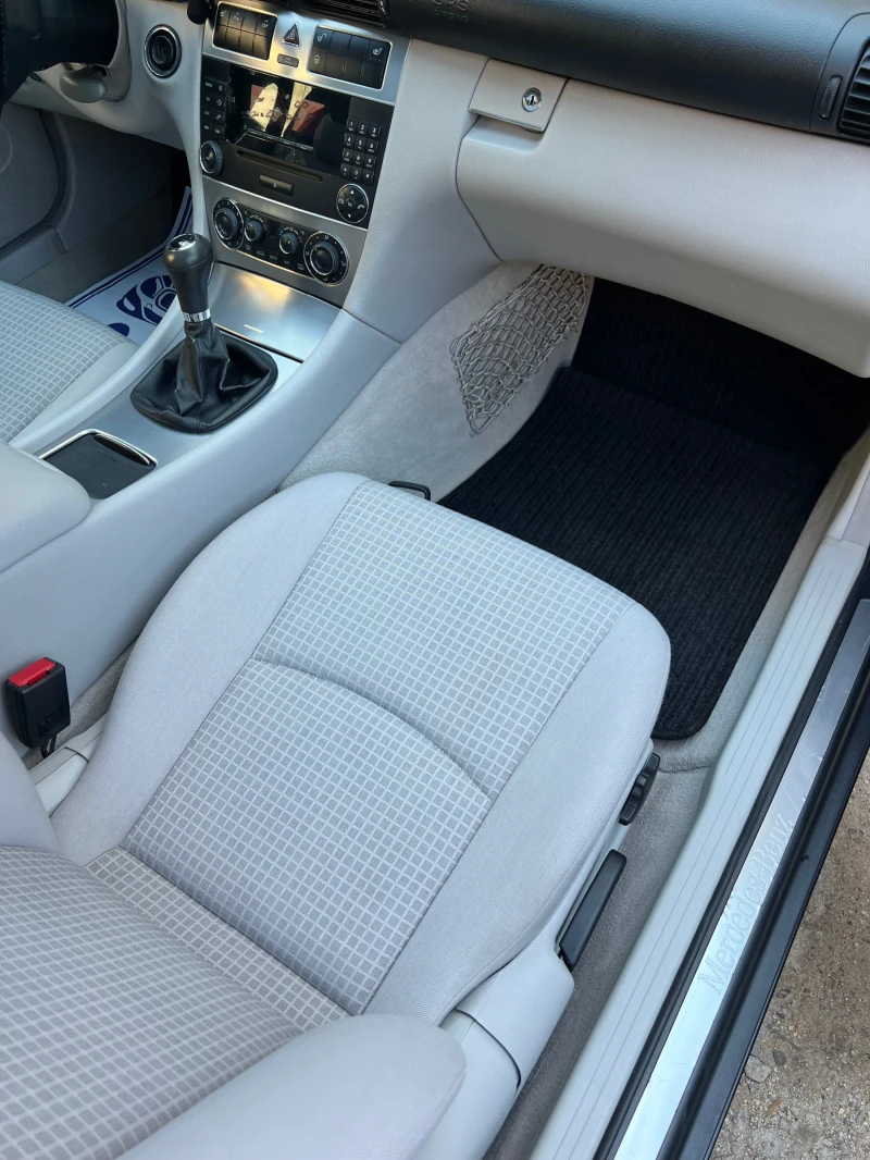 Mercedes-Benz C 180 Compressor Бензин Газ, снимка 9 - Автомобили и джипове - 52420976