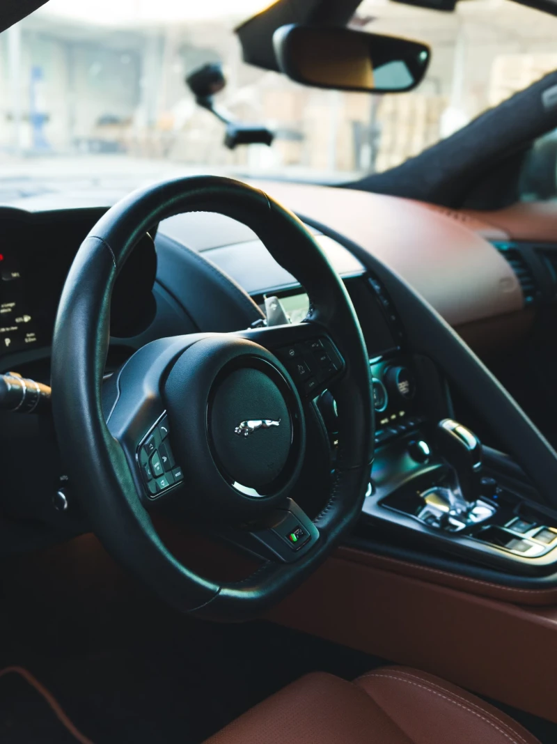 Jaguar F-Type R, снимка 11 - Автомобили и джипове - 52580258