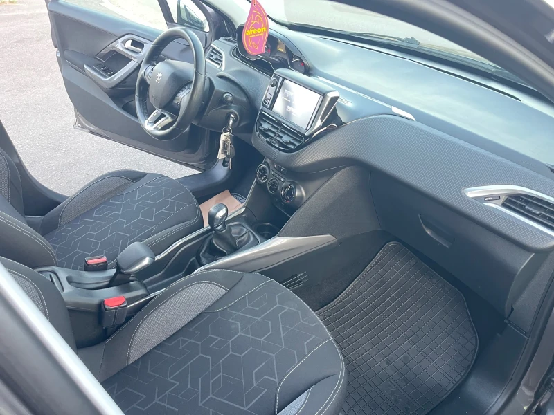Peugeot 2008 1.2VTI LED, снимка 12 - Автомобили и джипове - 52640536