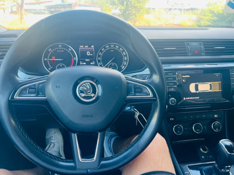 Skoda Superb 2.0 150 автомат, снимка 10 - Автомобили и джипове - 52415368