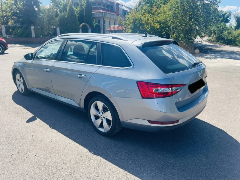 Skoda Superb 2.0 150 автомат, снимка 4 - Автомобили и джипове - 52415368