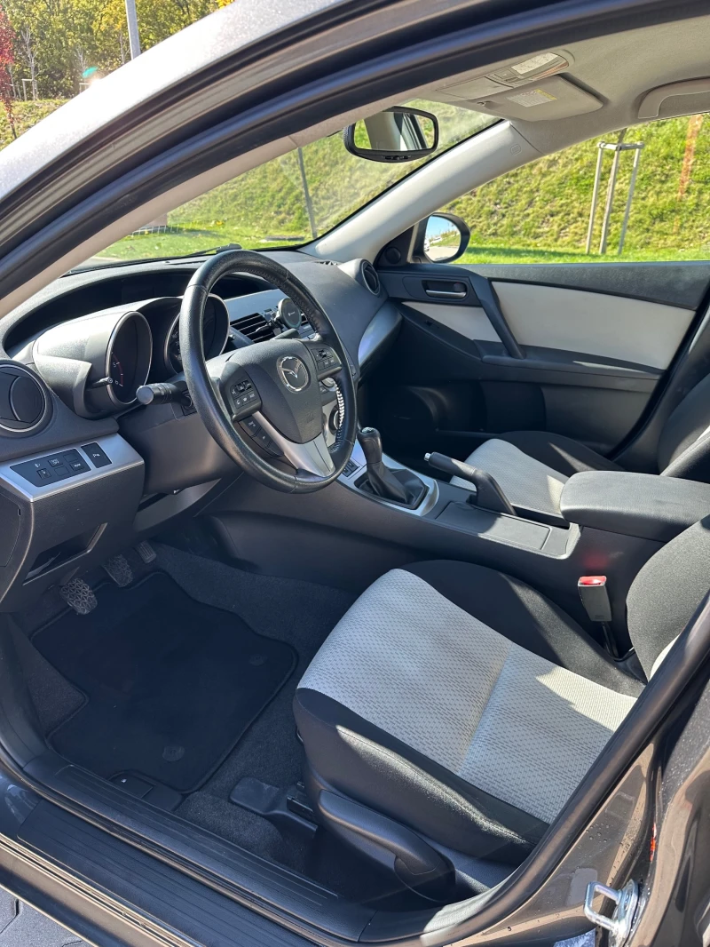 Mazda 3, снимка 6 - Автомобили и джипове - 52229916